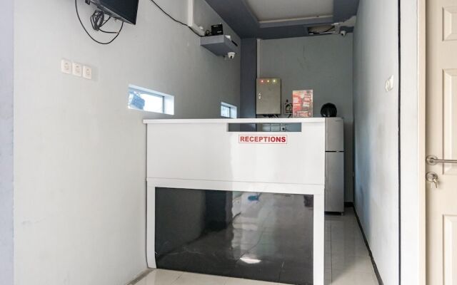 RedDoorz Plus near Millenium ICT Centre Medan 2