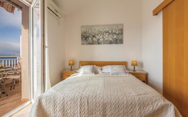 Awesome Home in Makarska With Wifi and 1 Bedrooms