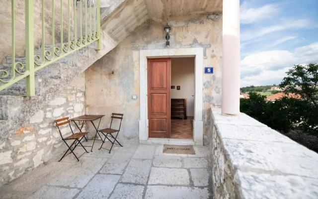 Old town studio and apartment