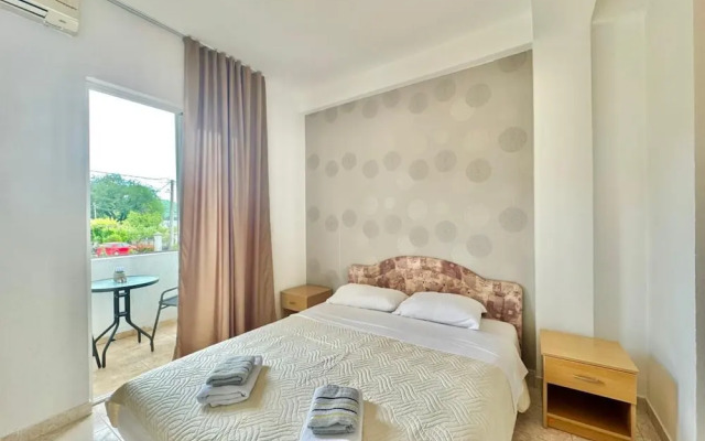 B&M Holiday Rooms
