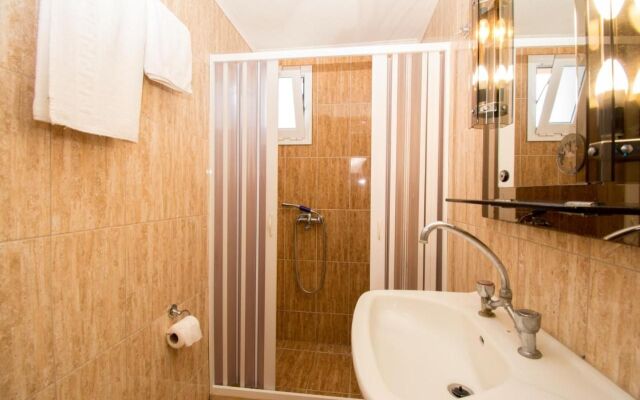 Divina Apartments  by Estia