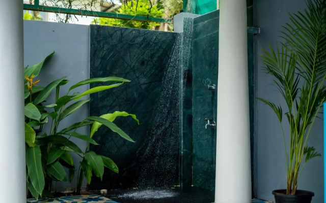 Elivaas Bludoor Luxury 5Bhk Villa With Private Pool