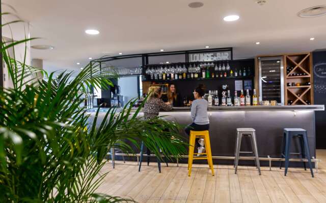 CAMPANILE MARSEILLE EST - Aubagne