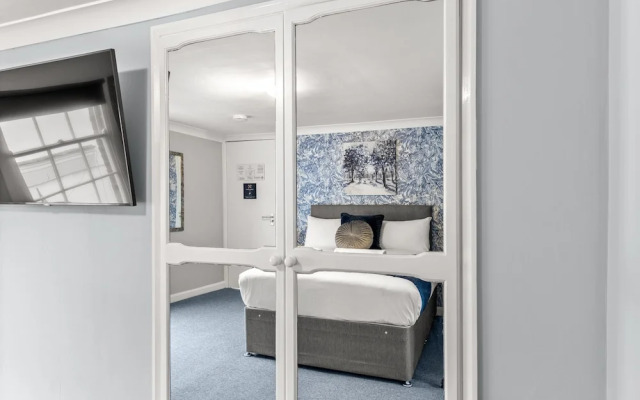 Town House Rooms