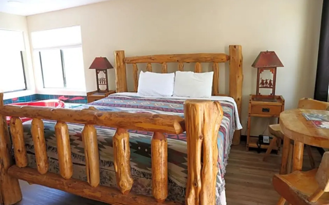 Creekside Lodge and Cabins