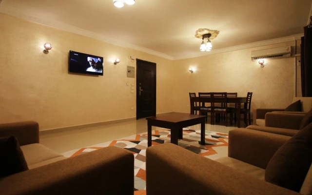 Golden Charming 3-bed Apartment in Cairo