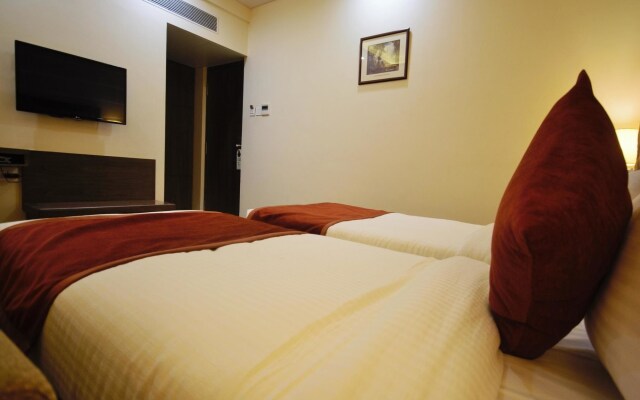 OYO 3763 Naeeka Hotel