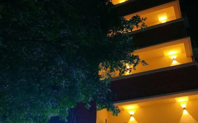 Yuerong Boutique Hotel