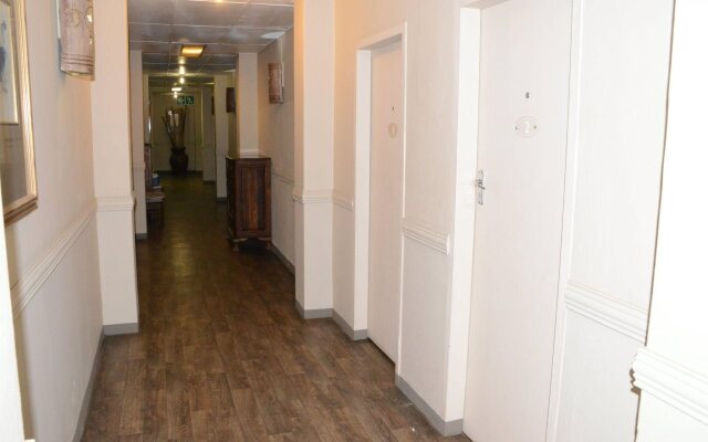 Elephant Springs Hotel