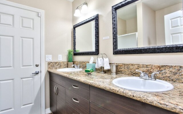 Atlantis - 4 Br Home