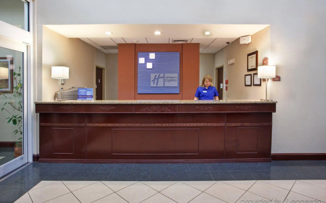 Holiday Inn Express Hotel & Suites Commerce-Tanger Outlets