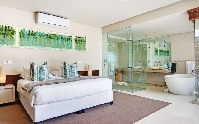 Luxury 5-star Private 4-bed Villa With Pool and Views Close to Camps Bay Beach