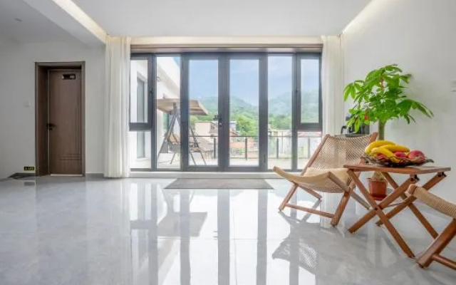 Enjoy Freedom Guesthouse (Mutianyu Great Wall Store) – Balcony – Beijing