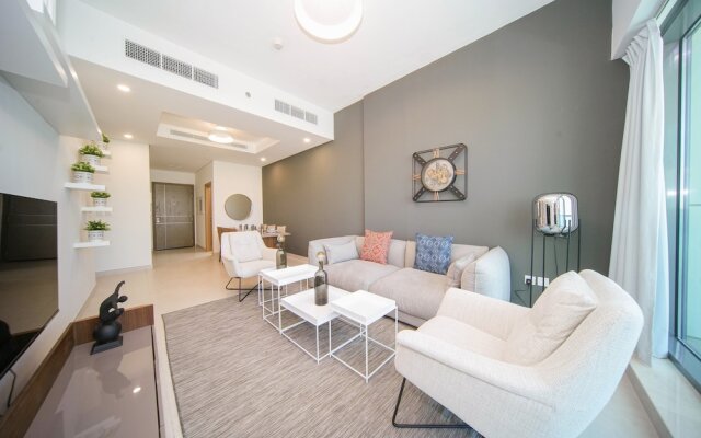 Business Bay 1BR Canal View Rooftop Pool - 360 vacation