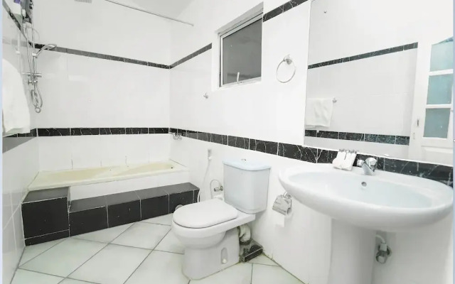 OYO 464 Tropicana Residence
