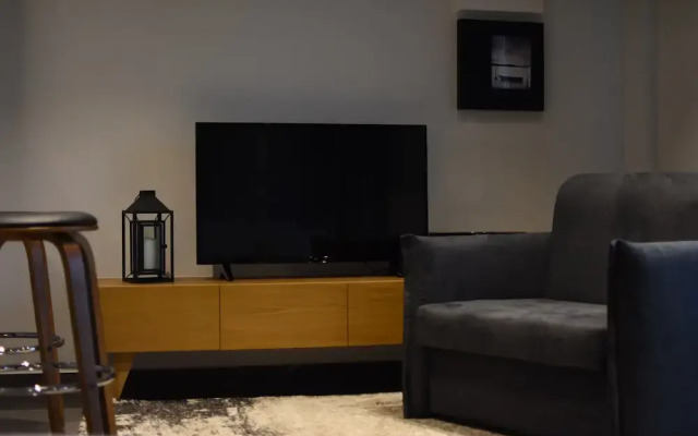 Comely Luxury Apt Must