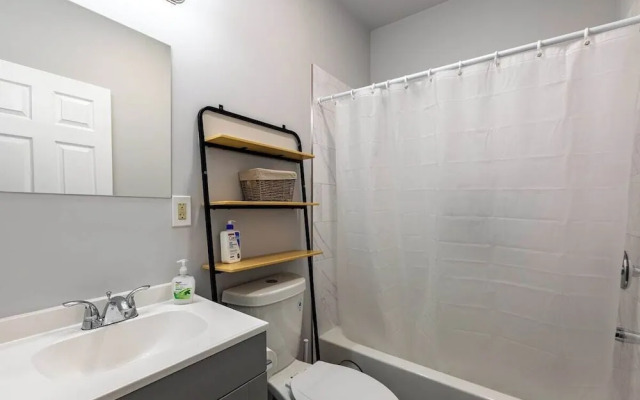 Chic & Cozy Philly Stay in City Center