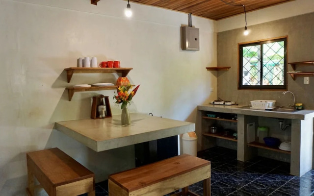 Don Jons Lodge -Surf & Yoga