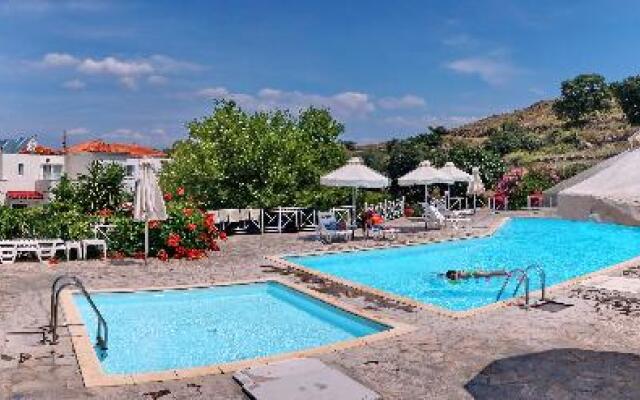Akti Hotel & Apartments