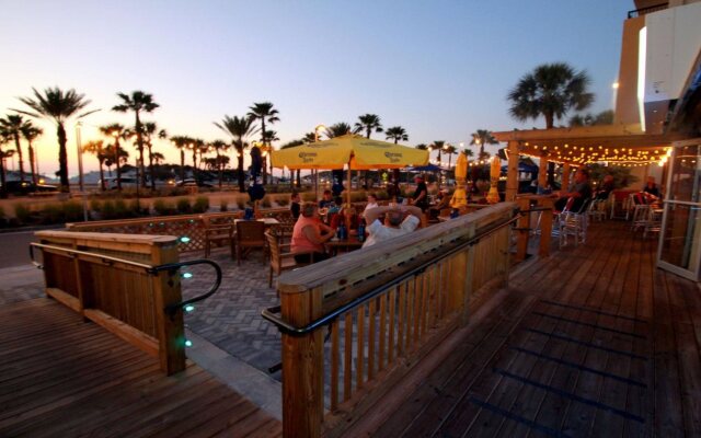 Seaside Inn & Suites