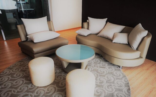 Top Holiday Hotel @ The Mines Seri Kembangan