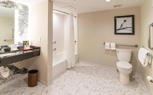 Williamsburg Lodge, Autograph Collection