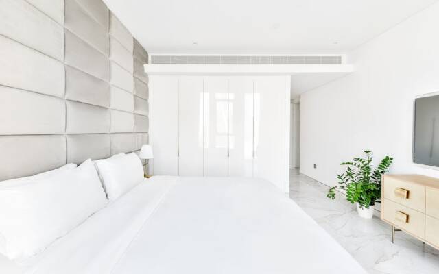 Luxury Beachfront 2BR w Stunning SeaView