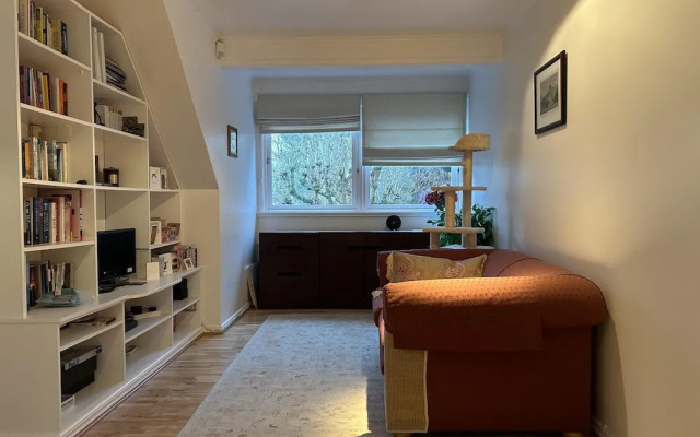 Large 3 bed House With Separately Bookable Studio