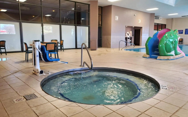 Crossroads Hotel & Watertown Event Center