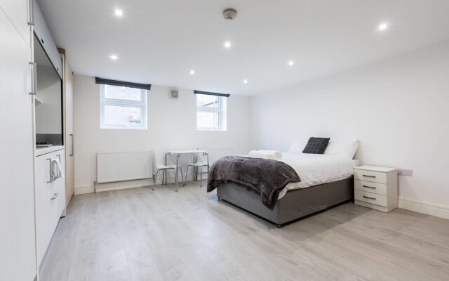 Clean Studio Flat - Camberwell! 2c