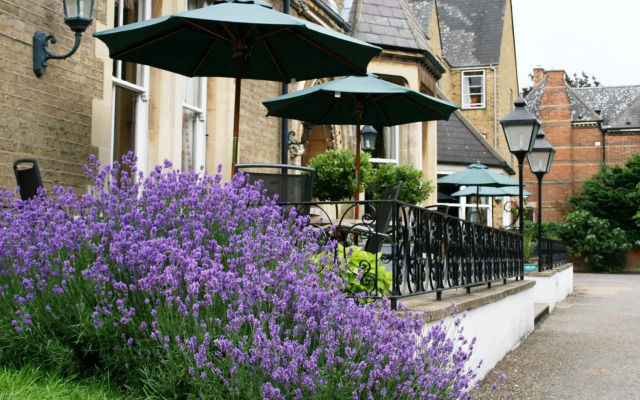 Cotswold Lodge Hotel