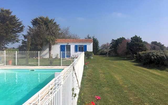 Studio avec piscine