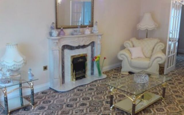 Efail Newydd
