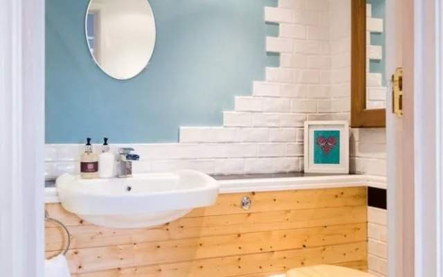 Hutton House Bed and Breakfast