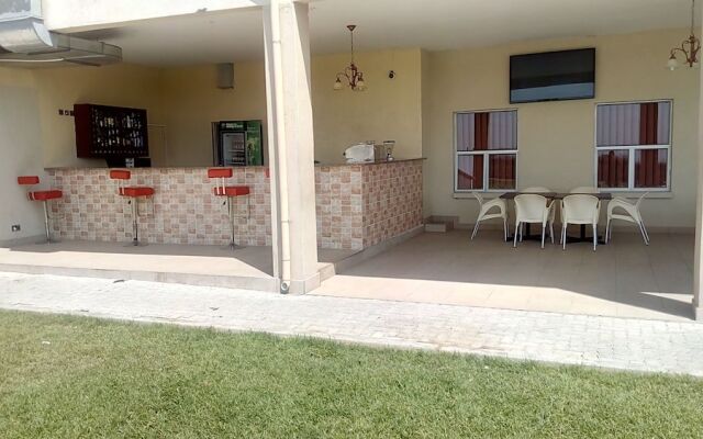Thakadu Hotel, Casino & Conference Centre