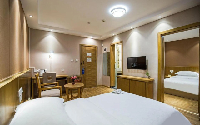 Jinquan Business Hotel (Yan'an Hospital Jiaosanqiao Metro Station)