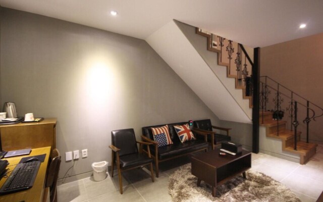 Jeonju Deokjindong Hotel Wannabe