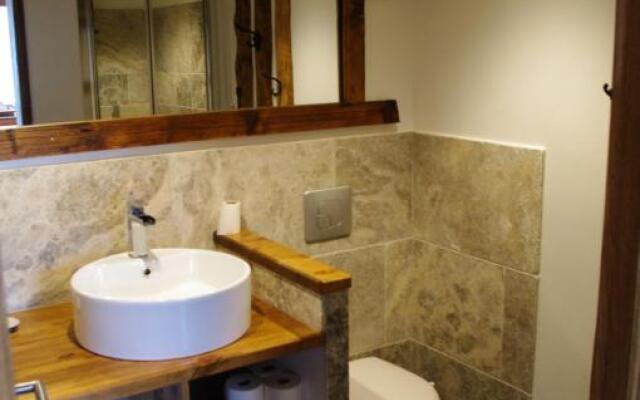 Petit Chalet Vieux Bois