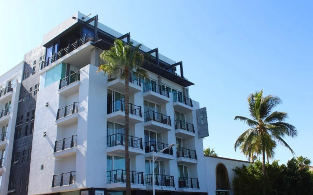 Seven Crown La Paz Malecon