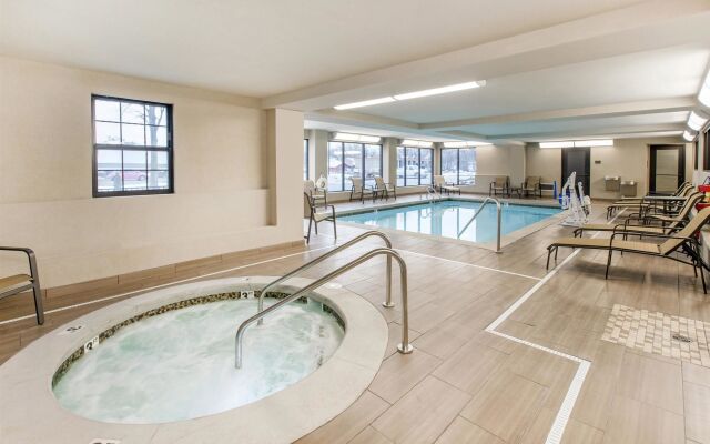 Country Inn & Suites by Radisson, Grandville-Grand Rapids West, MI