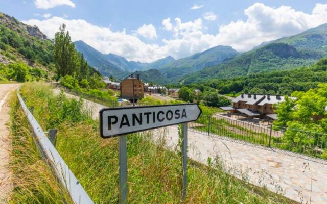 Pirineos360 - Partacua - Centro de Panticosa con garaje y trastero