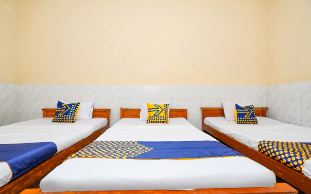 SPOT ON 2011 Hotel Mekar Sari