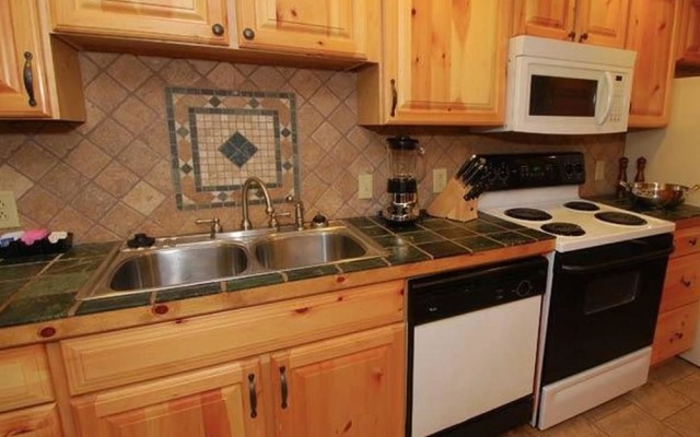 4 Br: Shamrock 28