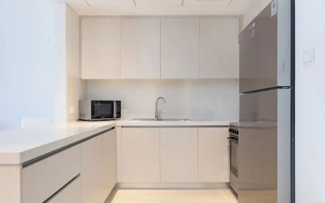 Bloomfields Luxurious 2Br Water Edge