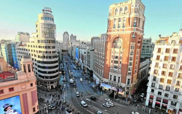 Sensacional Apartamento Junto a Palacio Real by Batuecas