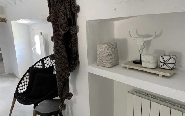 Vista Las Colinas in Izn jar