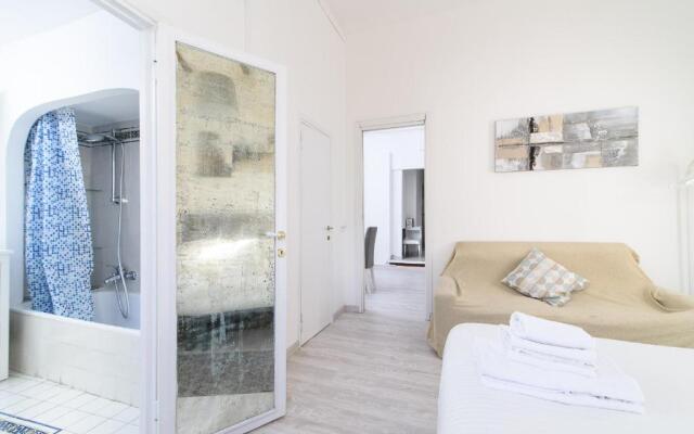 White terrace apartment navona