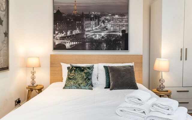 Covent Garden Apartments by Allo Maisons
