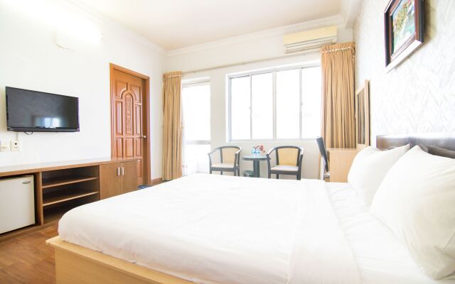 S79 Quynh Giang Airport Hotel