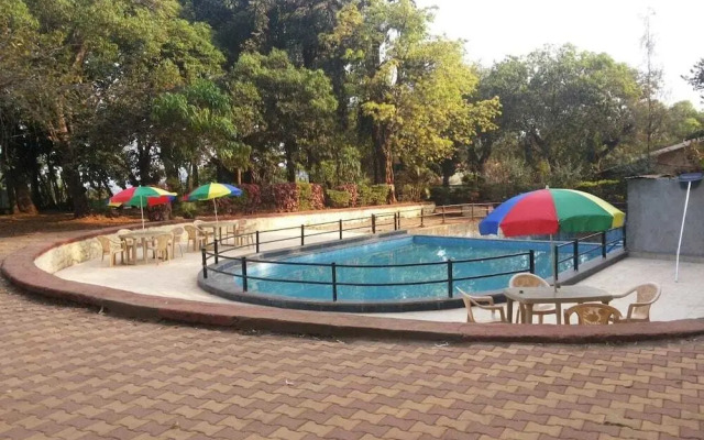Hotel Girija Resort